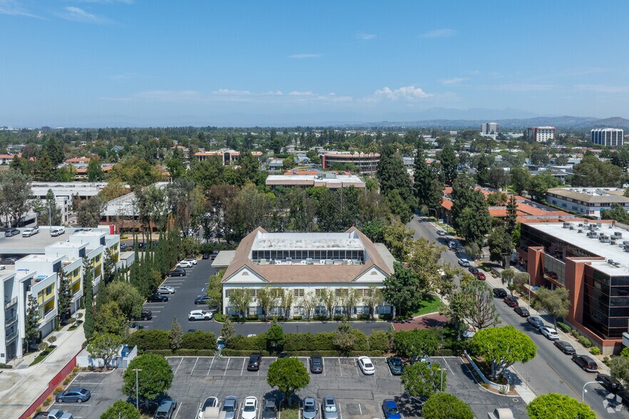 More Photos Of 250 N Golden Circle Dr, Santa Ana Office For Lease