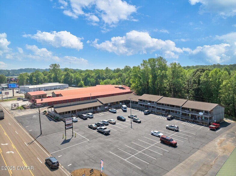 More Photos Of 777 W Church St, Lexington General Retail For Sale