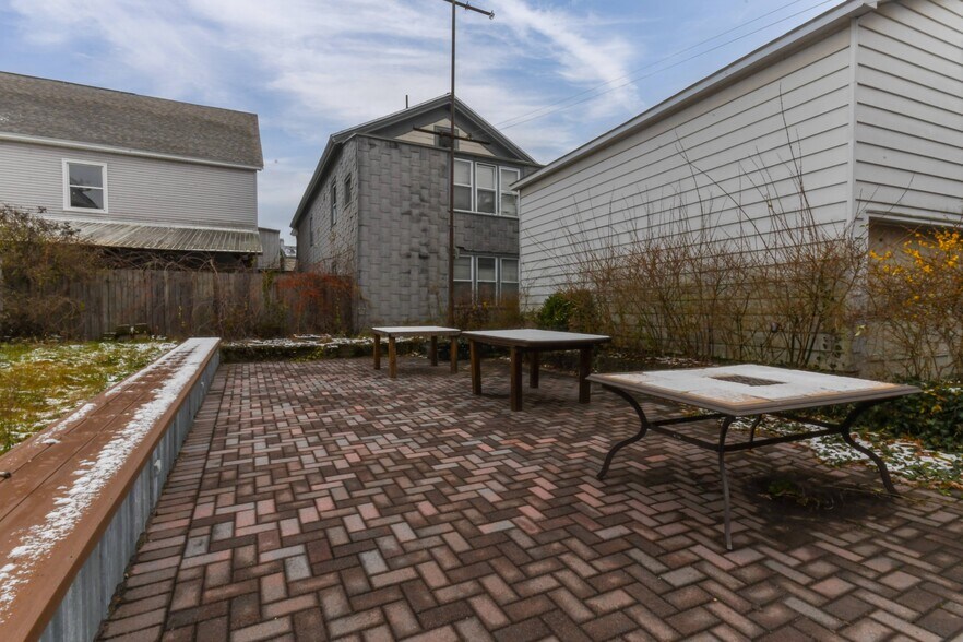 More Photos Of 38 Reid St, Amsterdam Specialty For Sale