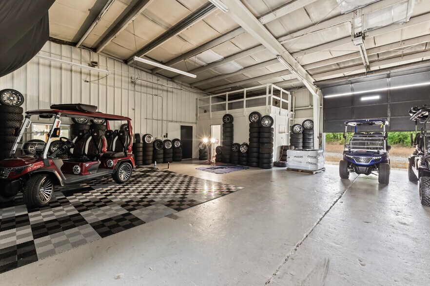 More Photos Of 2606 E Rock Haven Rd, Harrisonville Light Manufacturing For Lease