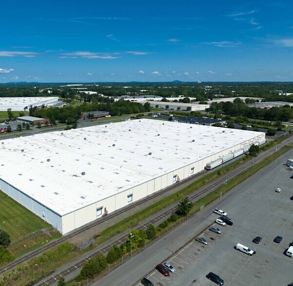 More Photos Of 11701 Goodrich Dr, Charlotte Warehouse For Lease