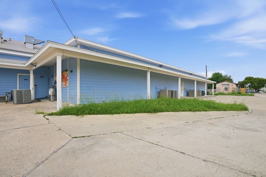 More Photos Of 9929 S Padre Island Dr, Corpus Christi Storefront For Sale