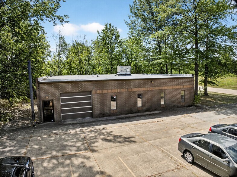 More Photos Of 7027 Spinach Dr, Mentor Warehouse For Sale
