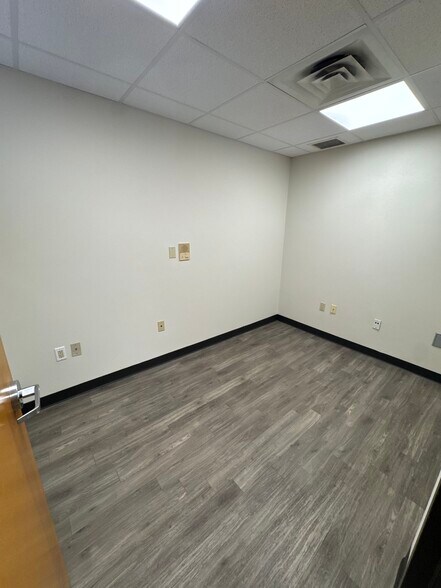 More Photos Of 397 N 9th Ave, Scranton Medical For Sale