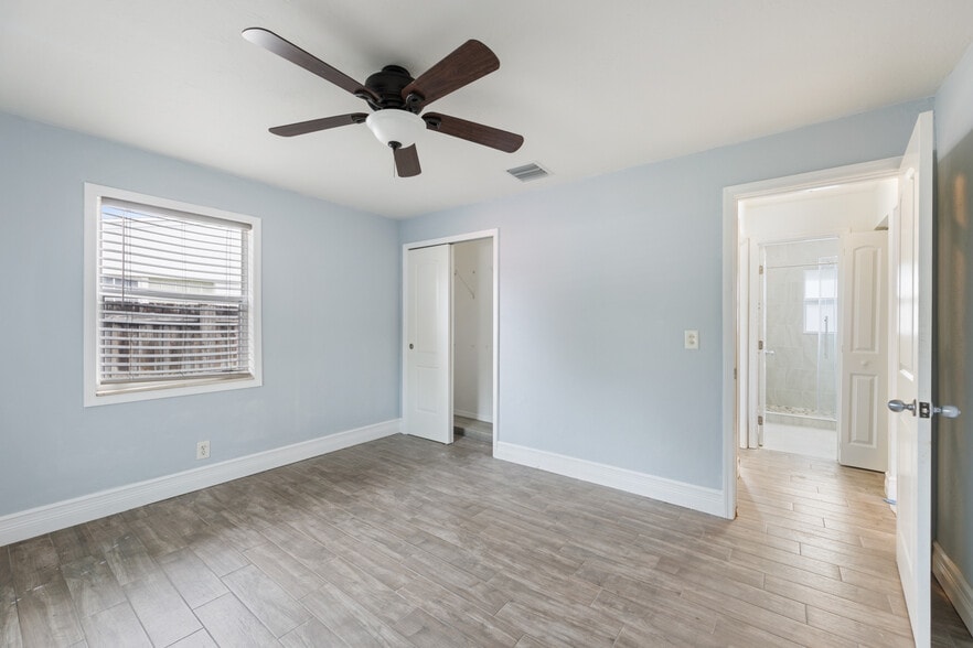 More Photos Of 112 Milton St, Lantana Multifamily For Sale