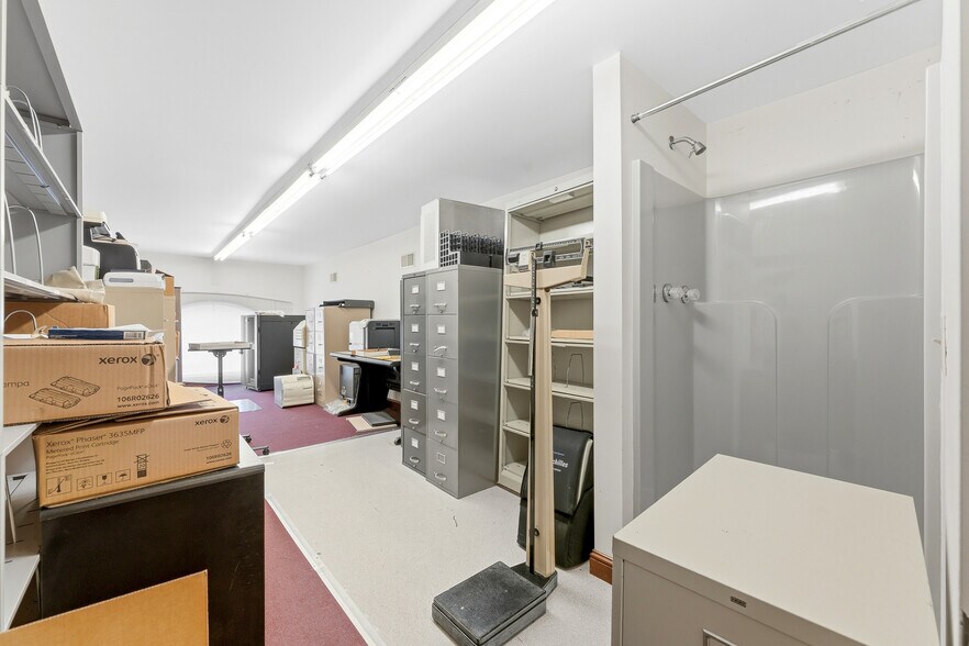 More Photos Of 1703 Locust Ave, Fairmont Medical For Sale