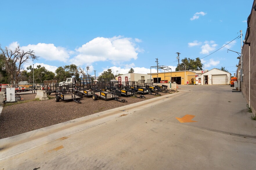 More Photos Of 400 N Circle Dr, Colorado Springs Storefront For Sale