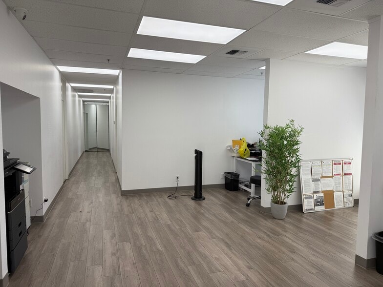 More Photos Of 8929 Oso Ave, Chatsworth Manufacturing For Lease