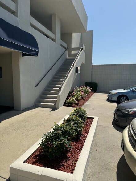 More Photos Of 144-148 E Foothill Blvd, Arcadia Office For Sale