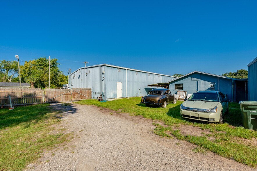 More Photos Of 865 Orange Ave, Daytona Beach Warehouse For Sale