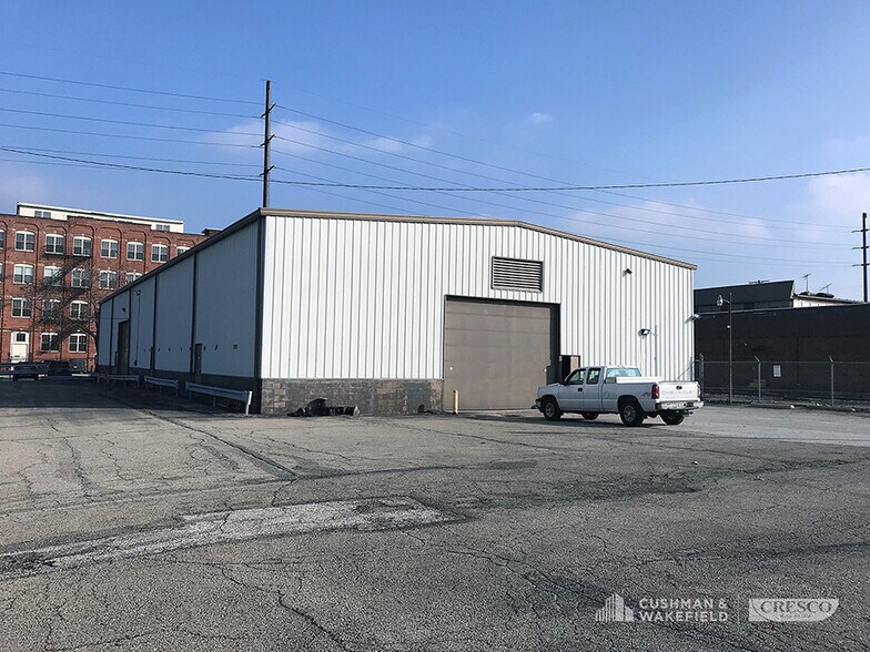 More Photos Of 3300-3694 Lakeside Ave E, Cleveland Service For Lease