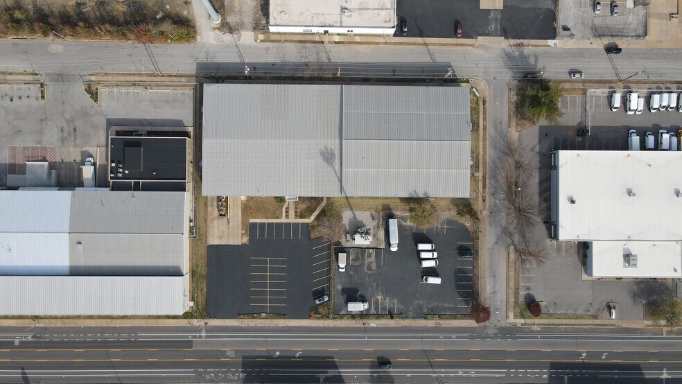 More Photos Of 2771 Chouteau Ave, Saint Louis Warehouse For Lease