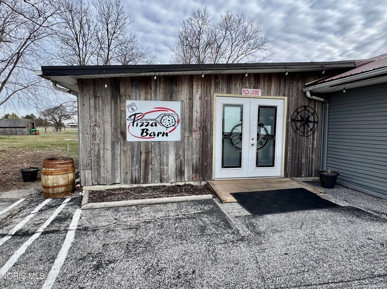 More Photos Of 404 W Vine St, Edgerton Restaurant For Sale