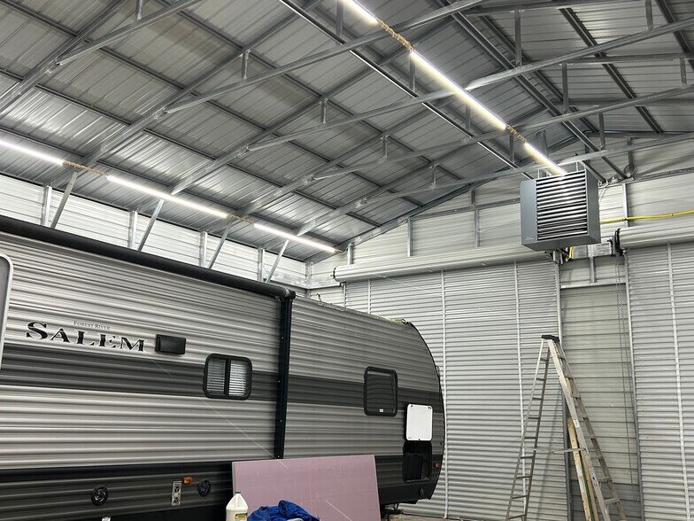 More Photos Of 615 N Back River Rd, Hampton Warehouse For Sale