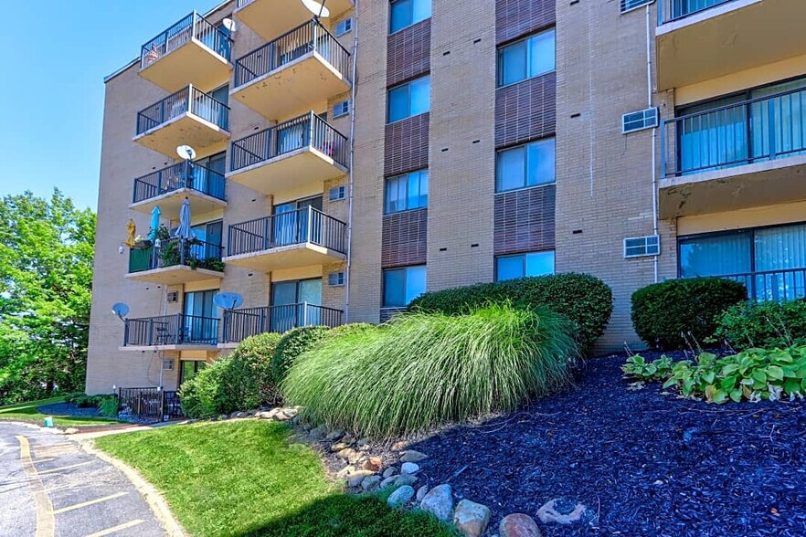 More Photos Of 25450-25454 Euclid Ave, Euclid Apartments For Sale