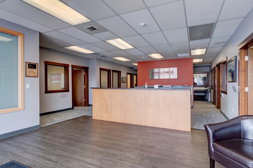More Photos Of 499 NE Midway Blvd, Oak Harbor Office For Sale