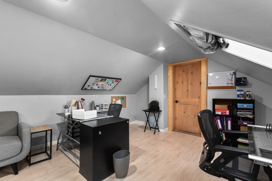 More Photos Of 7951 Hwy 35, Bigfork Restaurant For Sale