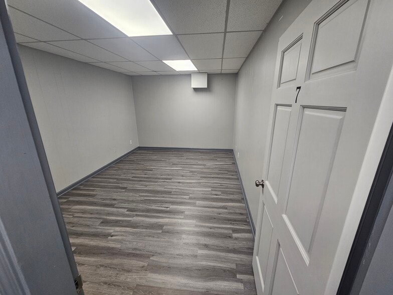 More Photos Of 6117 N College Ave, Indianapolis Medical For Lease