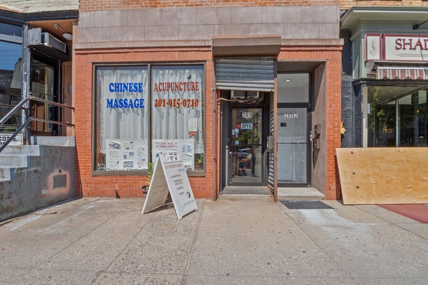 More Photos Of 293 Grove St, Jersey City Storefront Retail Residential For Lease