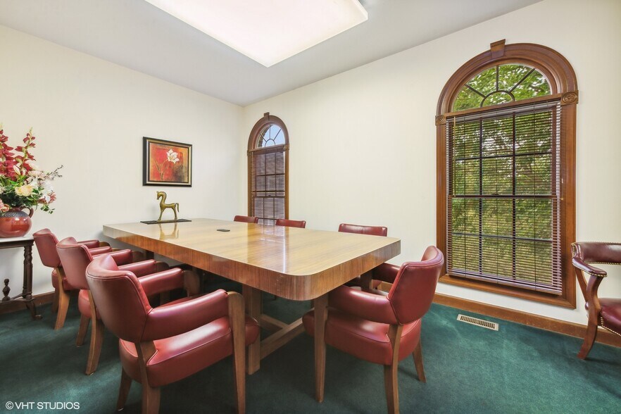 More Photos Of 1601 W Colonial Pky, Inverness Office For Sale