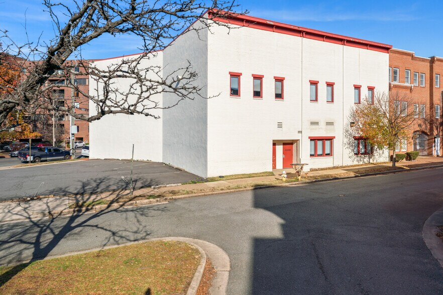 More Photos Of 216 S Peyton St, Alexandria Schools For Sale