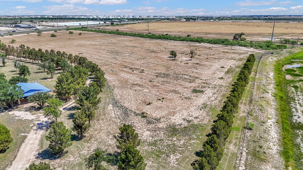 More Photos Of 2828 Interstate 20, Midland Flex For Sale