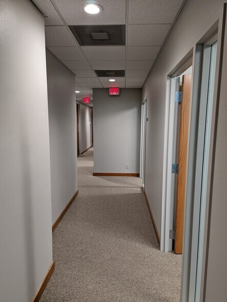 More Photos Of 133 S Butler St, Madison Office For Lease