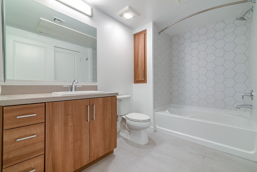 More Photos Of 6240 W Sunset Blvd, Los Angeles Apartments For Lease