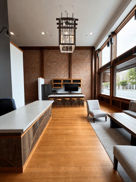 More Photos Of 317 W 1st Ave, Albany Storefront Retail Office For Lease