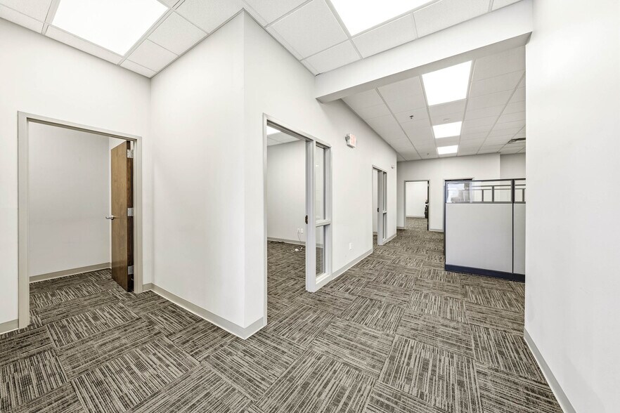 More Photos Of 4689 Industry Dr, Medford Distribution For Lease