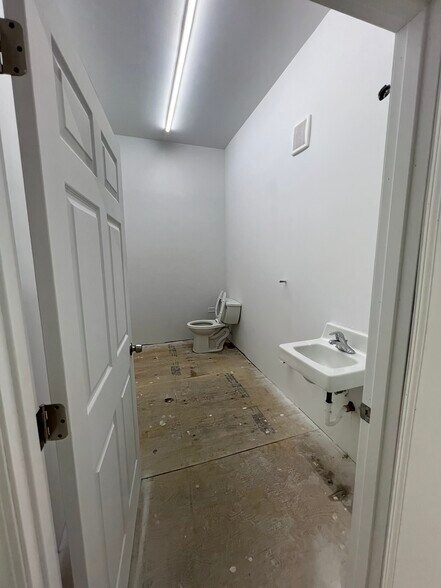 More Photos Of 11412 S Michigan Ave, Chicago Storefront For Lease