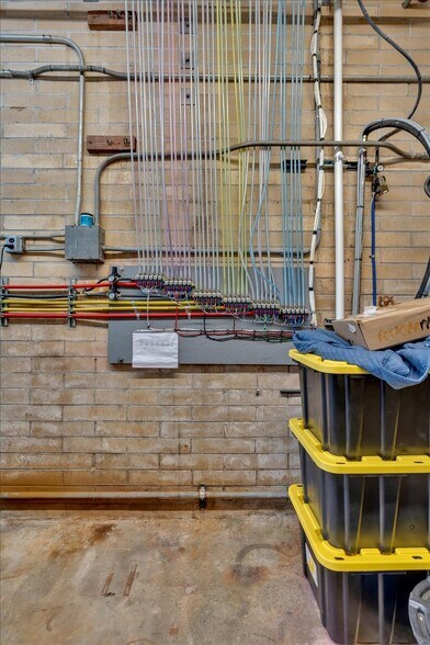 More Photos Of 102 S Fair St, Calhoun Carwash For Sale