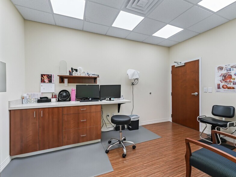 More Photos Of 4636 Bellwether Ln, Oxford Medical For Lease