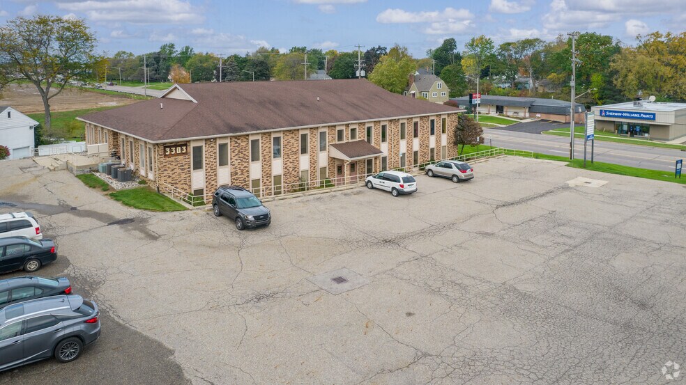 More Photos Of 3303 W Saginaw St, Lansing Office For Sale