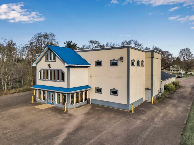 More Photos Of 1370 Exchange St, Alden Health Club For Sale