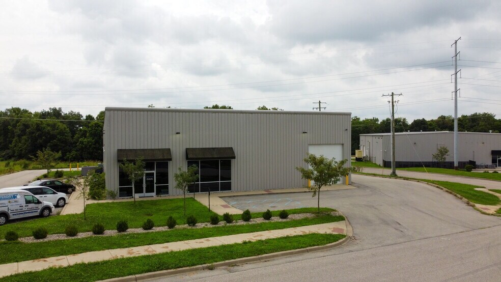 More Photos Of 311 Corporate Dr, Shelbyville Warehouse For Sale