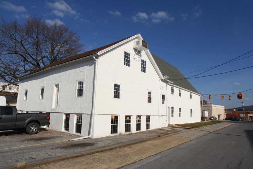 More Photos Of 27 S Royal Ave, Front Royal Medical For Lease