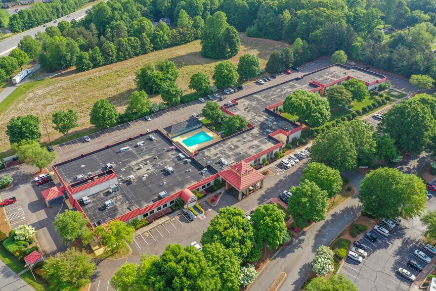 More Photos Of 6205 Ramada Dr, Clemmons Hotel For Sale