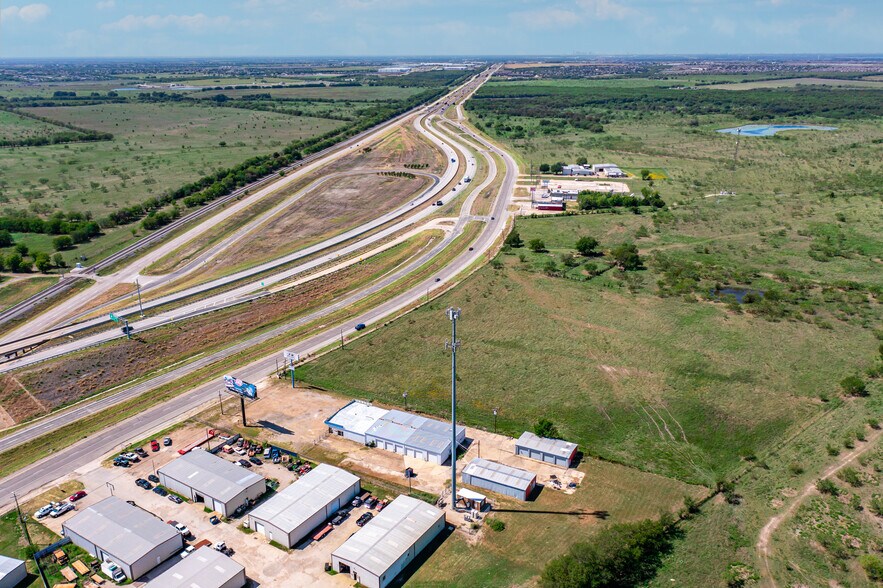 More Photos Of 5878 W US Highway 80, Terrell Showroom For Sale
