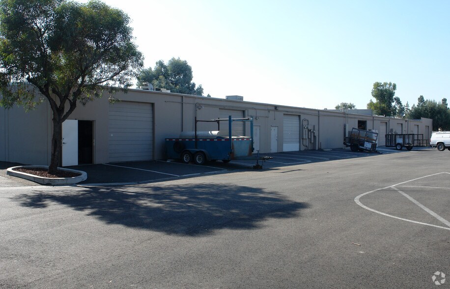 More Photos Of 766 Lakefield Rd, Westlake Village Warehouse For Lease