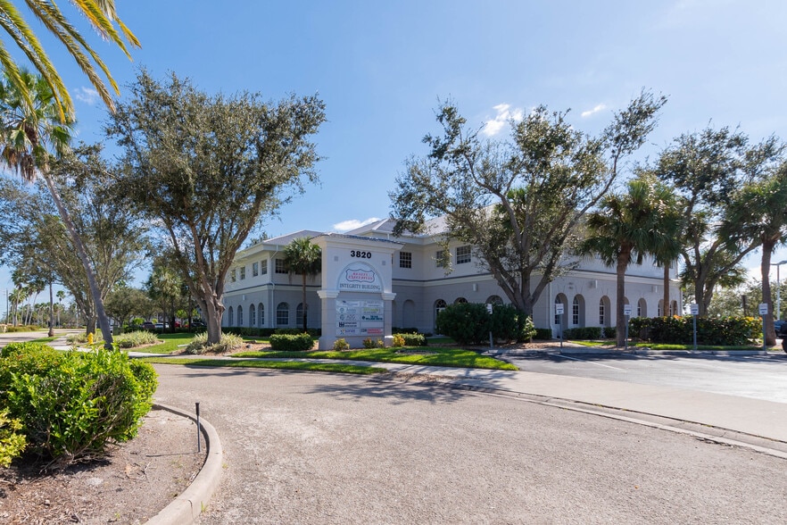 More Photos Of 3820 Colonial Blvd, Fort Myers Medical For Lease