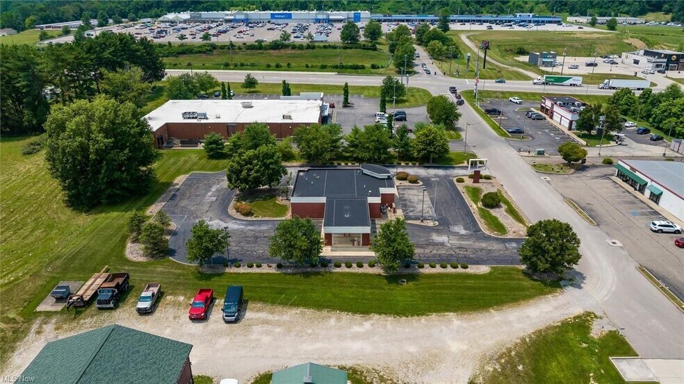 More Photos Of 61246 Southgate Rd, Cambridge Medical For Sale
