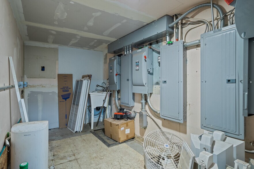 More Photos Of 1215 Wilbur St SE, Salem Service For Sale