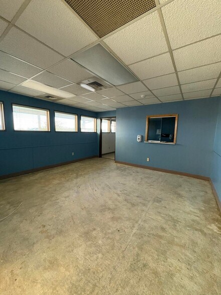 More Photos Of 340 Bogle St, Somerset Medical For Sale