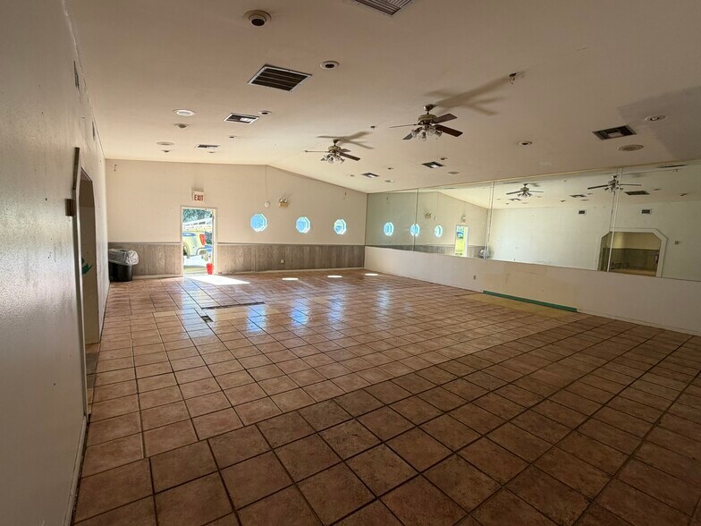 More Photos Of 8280 S Us-17-92 Hwy, Casselberry Freestanding For Sale