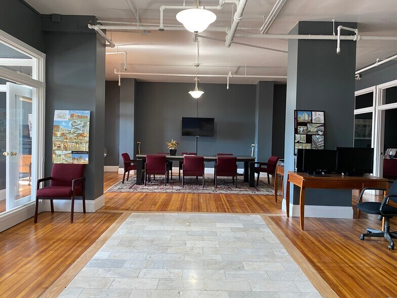 More Photos Of 120 E Washington St, Syracuse Loft Creative Space For Lease
