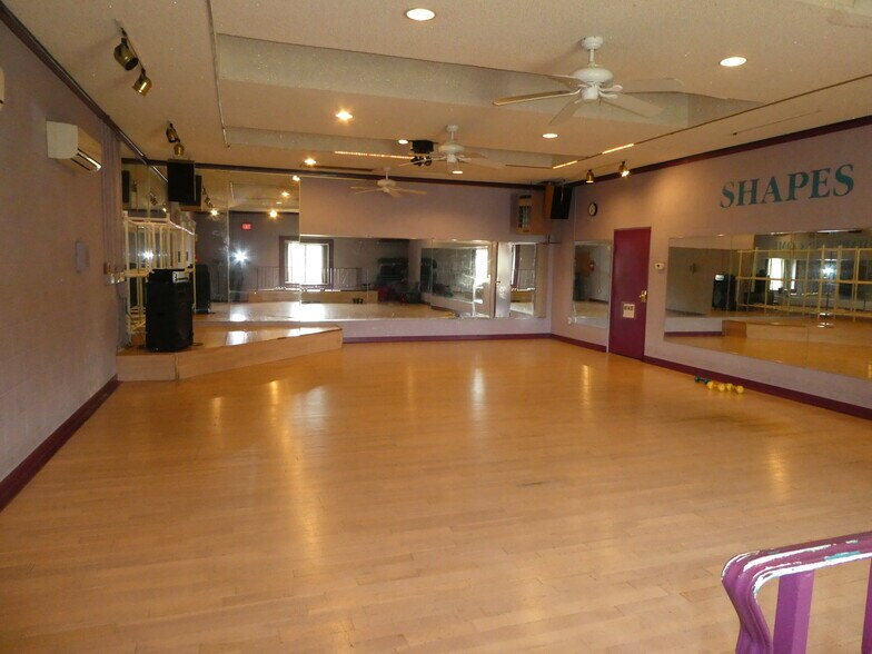 More Photos Of 350 Route 73, Berlin Health Club For Sale