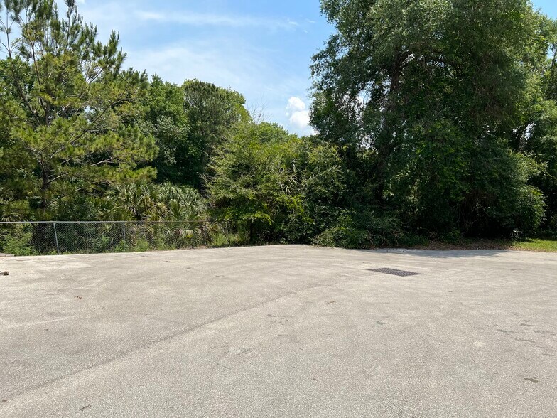 More Photos Of 2789 Financial Ct, Sanford Light Distribution For Lease
