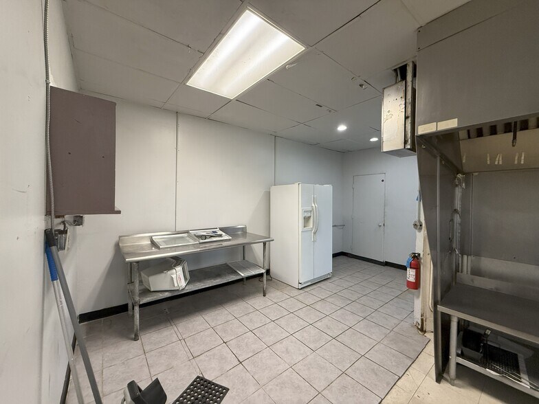 More Photos Of 550 3rd St, Fairbanks Flex For Lease