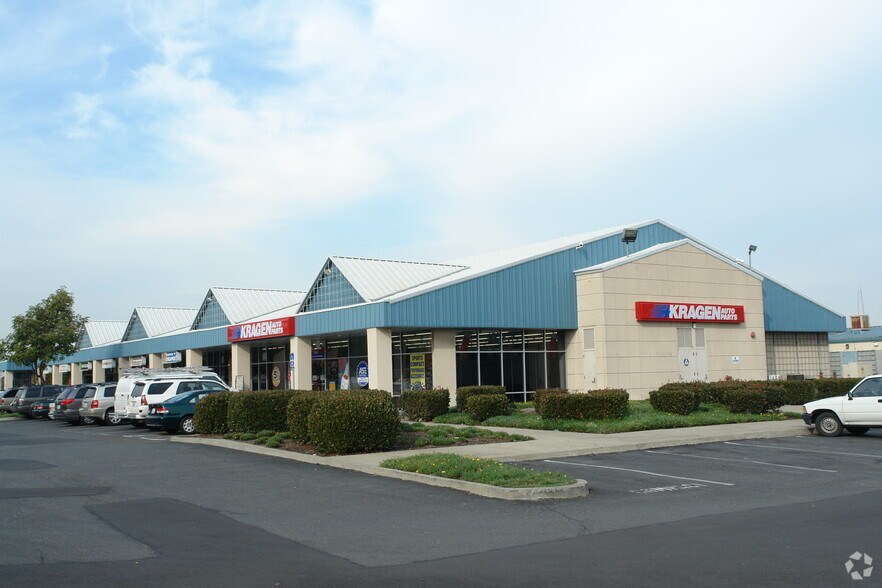 More Photos Of 2327 Blanding Ave, Alameda General Retail For Lease
